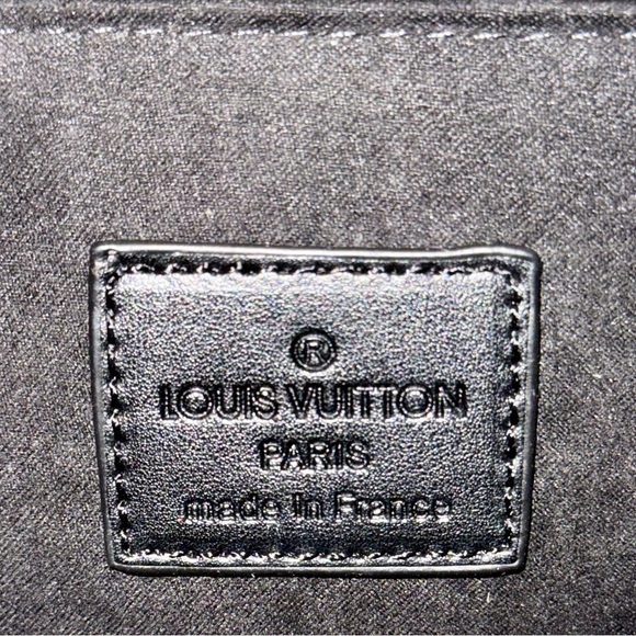Authentic Louis Vuitton twist style bag. - Picture 4 of 5